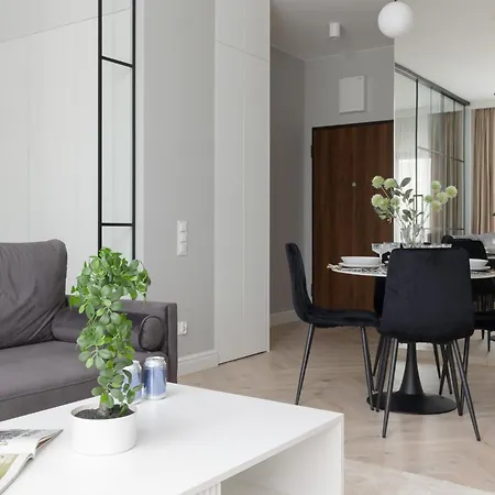 Art Deco Mokotow With Parking & Gym By Renters Prestige Appartamento